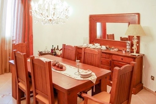 Pleasant dining room