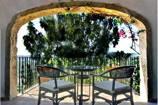 The covered terrace with beautiful views