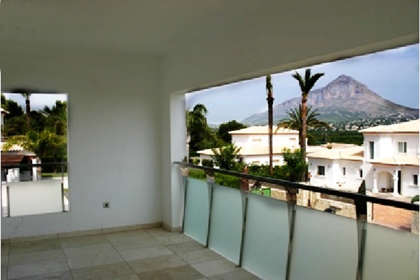 villa-in-Javea-Balcon-for-sale-überdachter-Balkon