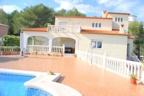 High quality finca property in a quiet location