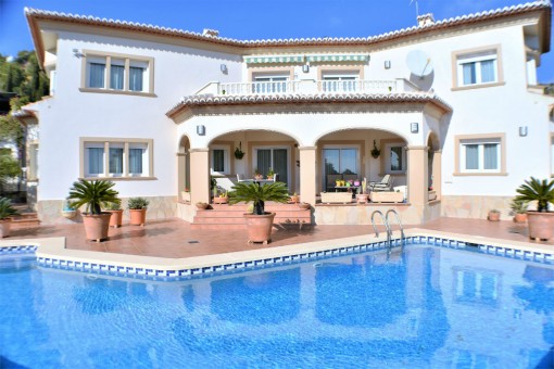 Rear view of the prestigious villa with pool