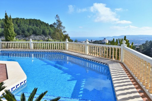 Luxury villa with impressive pool and stunning views in Jávea, Alicante